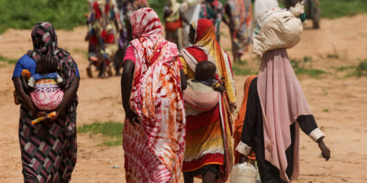 فرار آلاف السودانيين إلى تشاد.. نزوح جديد يضغط على حدود منهكة