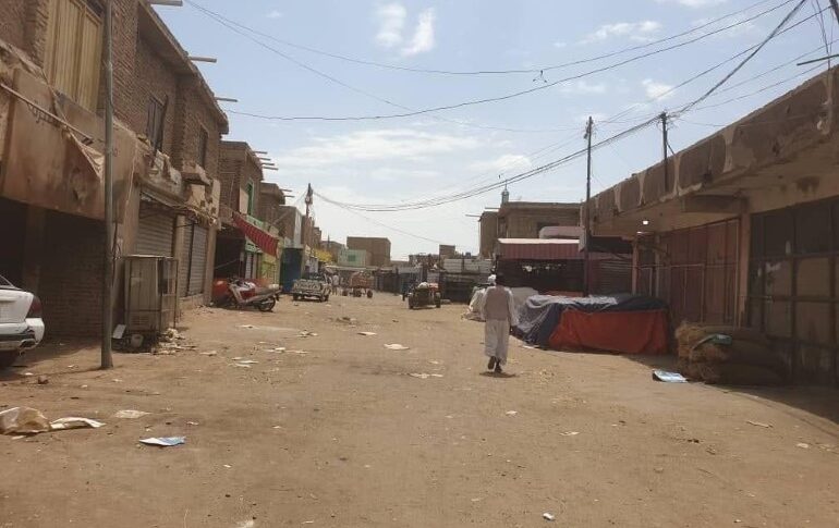 3.6 مليون جنيه تشعل غضب التجار.. السوق الشعبي بعطبرة يدخل إضراباً مفتوحاً