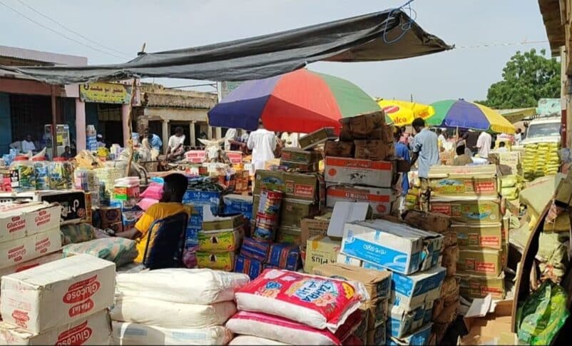 عندما يصبح الكيلو ترفًا.. السودانيون يشترون الطماطم والبصل «بالحبة» ويختصرون يومهم في وجبة