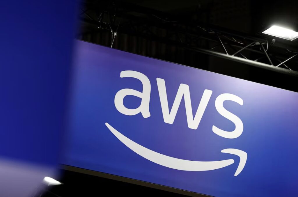 الحرب تهزم «السحابة».. أمازون تقرّ بعجزها عن استعادة بنية AWS في البحرين وبيانات داخل الإمارات