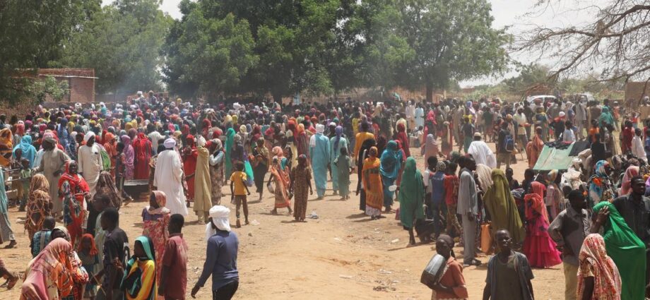 من مخيمات تشاد إلى السودان.. فتح سجل العودة بعد ثلاث سنوات من أكبر موجات اللجوء