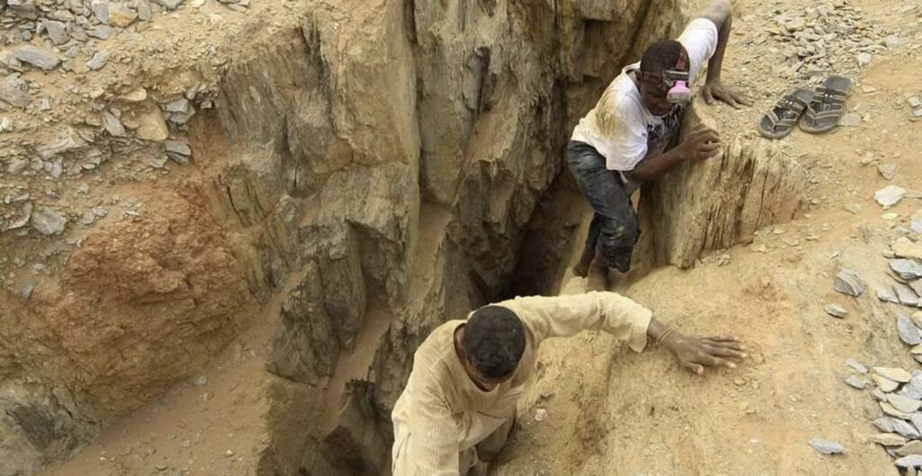 حين أصبح المنجم قبرًا.. توقف انتشال ضحايا «الزرع» وجثامين تبقى تحت الأرض