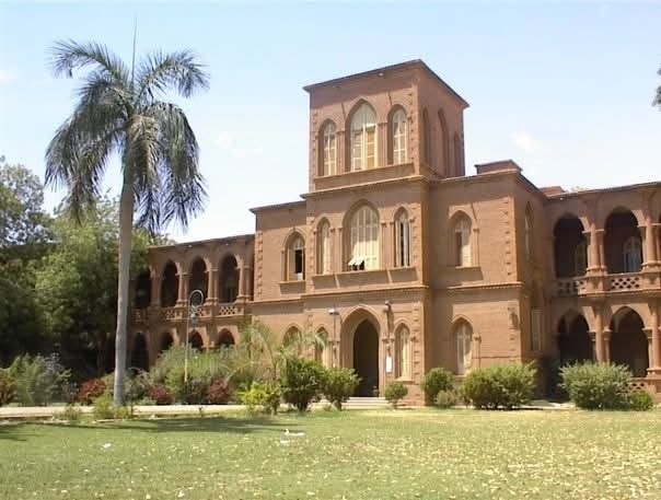 للمرة الثالثة.. جامعة الخرطوم تؤجل العودة الشاملة والحرب تترك القاعات بلا أساتذة وطلاب