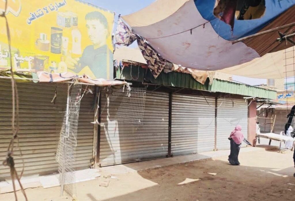 أبواب مغلقة في أحد أكبر أسواق أم درمان.. التجار يصعّدون ضد قيود الاستيراد والجبايات