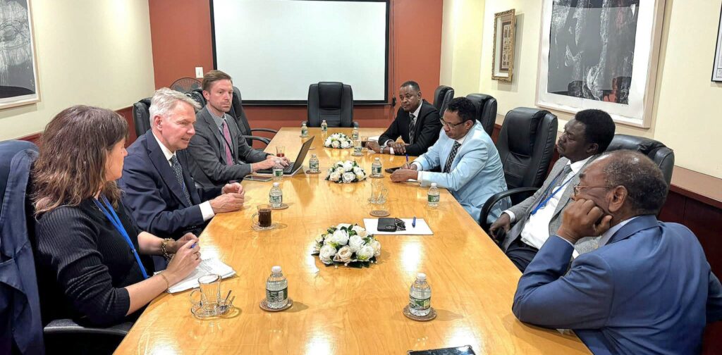 مناوي يربط الهدنة بضمان وحدة السودان ويرفض تكريس «حكومة تأسيس»