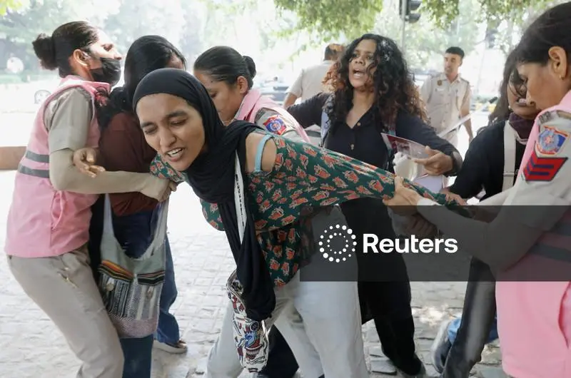 130 مليون اسم تشعل أزمة انتخابية في الهند.. نيودلهي تغلق شوارعها وتعتقل مئات المحتجين