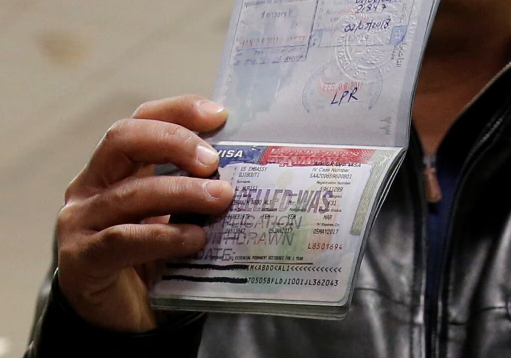 ألف تأشيرة ملغاة.. واشنطن توسع حملتها على الهجرة وتفتح جدلًا جديدًا حول الأمن والحريات
